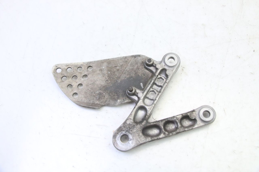 photo de PIASTRA PEDANA ANTERIORE SINISTRA HONDA CBR RR FIREBLADE 900 (1992 - 1994)
