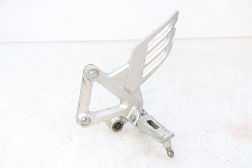 photo de PEDANA ANTERIORE SINISTRA SUPPORTO STAHO FH 50 (2018 - 2019)