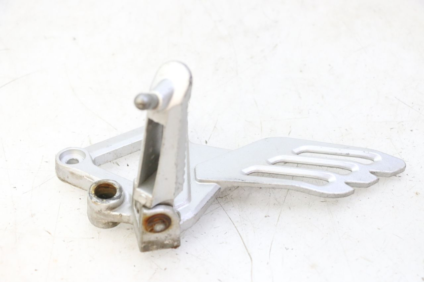 photo de PEDANA ANTERIORE SINISTRA SUPPORTO STAHO FH 50 (2018 - 2019)