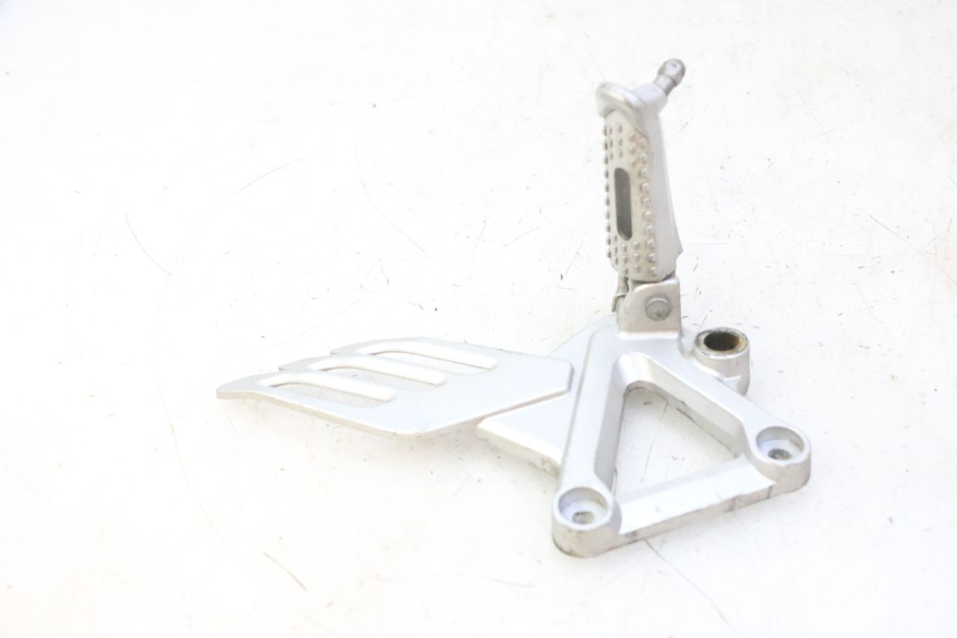 photo de PEDANA ANTERIORE SINISTRA SUPPORTO STAHO FH 50 (2018 - 2019)