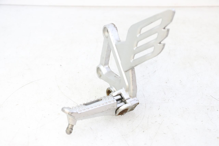 photo de PEDANA ANTERIORE SINISTRA SUPPORTO STAHO FH 50 (2018 - 2019)