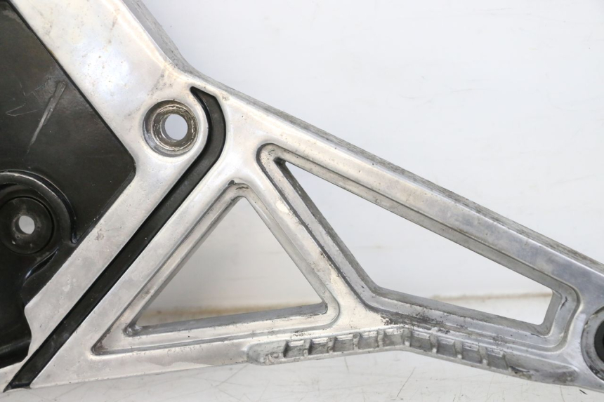 photo de PEDANA ANTERIORE SINISTRA SUPPORTO YAMAHA FJ 36Y 1100 (1984 - 1985)