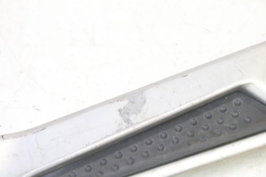 photo de PIASTRA PEDANA ANTERIORE SINISTRA YAMAHA FJR ABS 1300 (2006 - 2012)