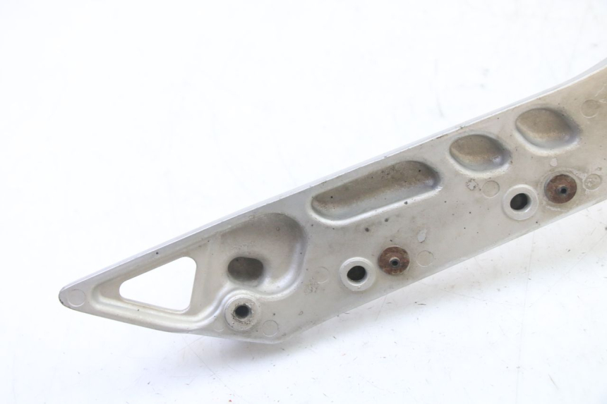 photo de PIASTRA PEDANA ANTERIORE SINISTRA YAMAHA FJR ABS 1300 (2006 - 2012)