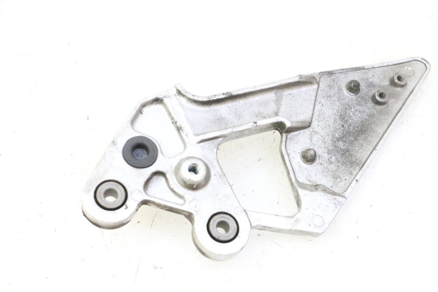 photo de PEDANA ANTERIORE SINISTRA SUPPORTO YAMAHA FZ6 FAZER S2 600 (2007 - 2011)