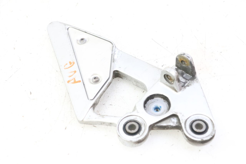 photo de PEDANA ANTERIORE SINISTRA SUPPORTO YAMAHA FZ6 FAZER S2 600 (2007 - 2011)