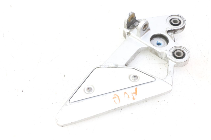 photo de PEDANA ANTERIORE SINISTRA SUPPORTO YAMAHA FZ6 FAZER S2 600 (2007 - 2011)