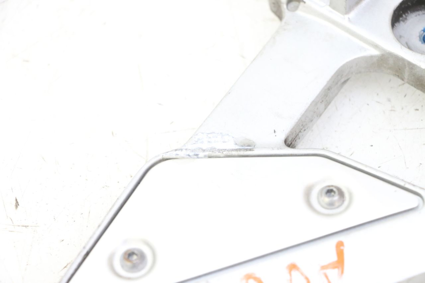 photo de PEDANA ANTERIORE SINISTRA SUPPORTO YAMAHA FZ6 FAZER S2 600 (2007 - 2011)