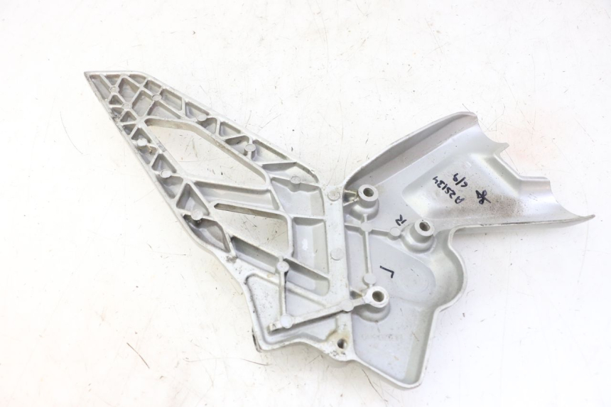 photo de PEDANA ANTERIORE SINISTRA SUPPORTO BMW G310 R 310 (2016 - 2020)