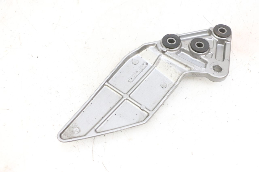 photo de PEDANA ANTERIORE SINISTRA SUPPORTO SUZUKI GSF N BANDIT 600 (1996 - 1999) - Zoom sullo stato d'uso