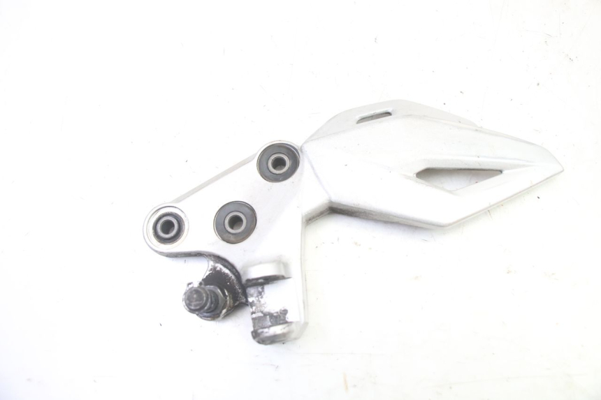 photo de PEDANA ANTERIORE SINISTRA SUPPORTO SUZUKI GSR 750 (2011 - 2017)