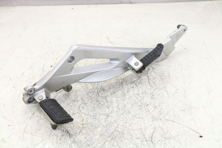 photo de PLATINA PEDANA ANTERIORE SINISTRA HONDA NTV DEAUVILLE 650 (2001 - 2006)