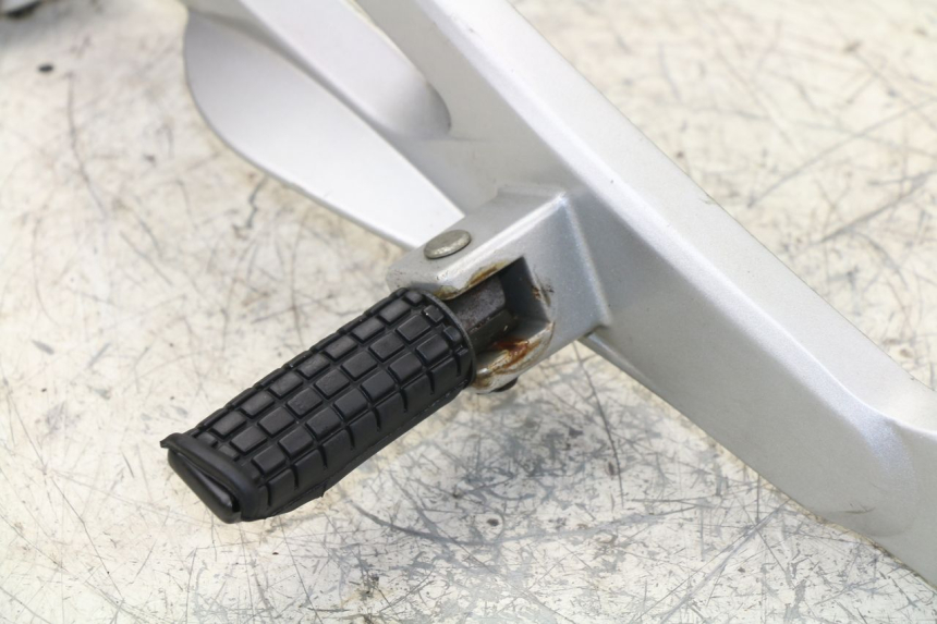 photo de PLATINA PEDANA ANTERIORE SINISTRA HONDA NTV DEAUVILLE 650 (2001 - 2006)