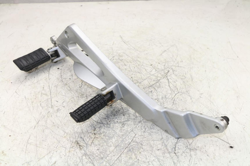 photo de PLATINA PEDANA ANTERIORE SINISTRA HONDA NTV DEAUVILLE 650 (2001 - 2006)