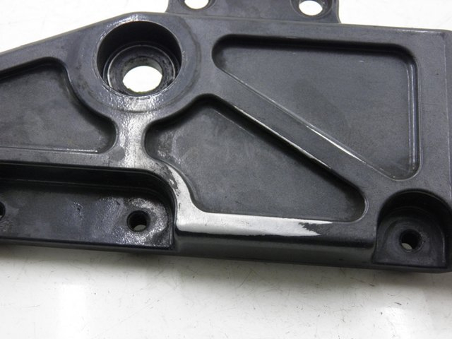 photo de PEDANA ANTERIORE SINISTRA SUPPORTO KAWASAKI ZEPHYR 550 (1991 - 1998)