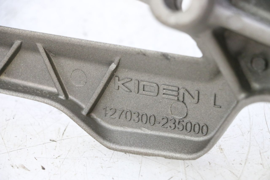 photo de PEDANA ANTERIORE SINISTRA SUPPORTO KIDEN KD125-G 125 (2018 - 2022)