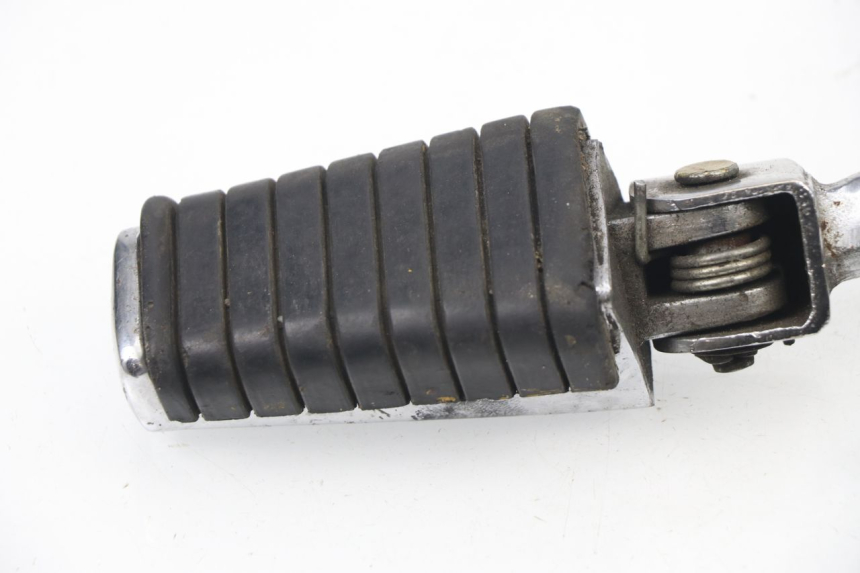 photo de PIASTRA PEDANA ANTERIORE SINISTRA LIFAN ROYAL KING 250 (2011 - 2019) - Stato della superficie e materiale