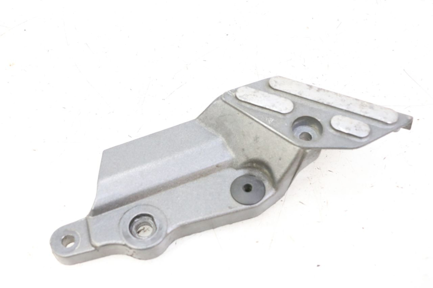photo de PEDANA ANTERIORE SINISTRA SUPPORTO TRIUMPH SPRINT 900 (1995 - 1998)