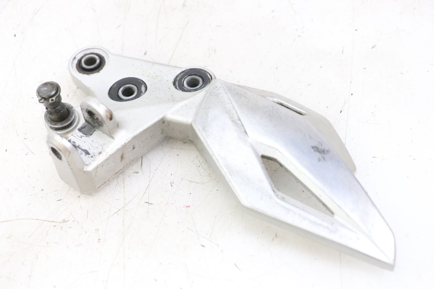 photo de PEDANA ANTERIORE SINISTRA SUPPORTO SUZUKI GSR 750 (2011 - 2017)