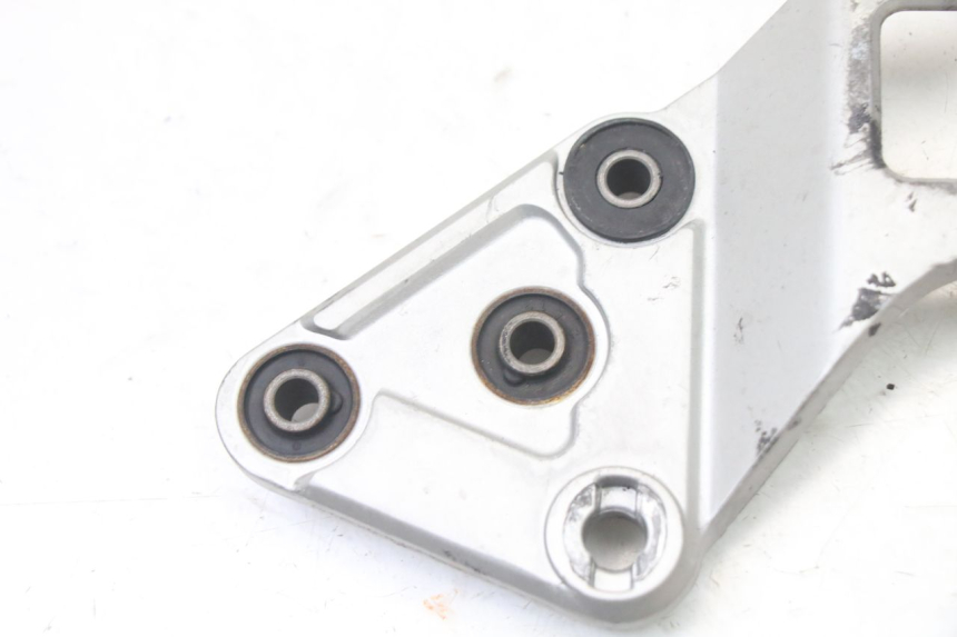 photo de PEDANA ANTERIORE SINISTRA SUPPORTO SUZUKI GSX F GSXF 650 (2007 - 2015)