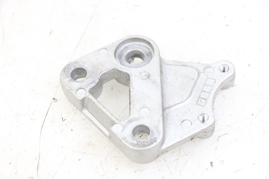 photo de PIASTRA PEDANA ANTERIORE SINISTRA SUZUKI SV N 650 (1999 - 2002)