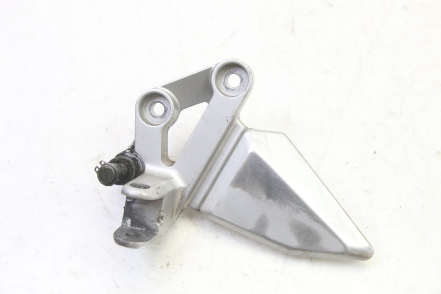 photo de PEDANA ANTERIORE SINISTRA SUPPORTO SUZUKI SV S 650 (2003 - 2009)