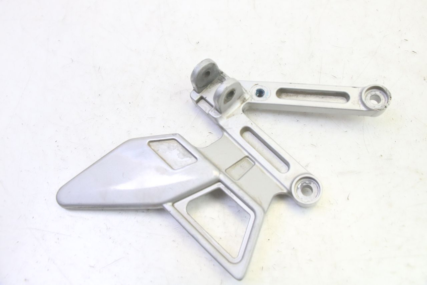 photo de PEDANA ANTERIORE SINISTRA SUPPORTO YAMAHA TZR 50 (2008 - 2016) - Dettaglio del componente