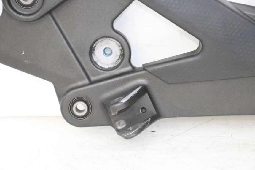 photo de PEDANA ANTERIORE SINISTRA SUPPORTO YAMAHA XJ6 ABS 600 (2008 - 2016)