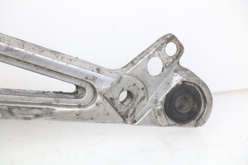 photo de PIASTRA PEDANA ANTERIORE SINISTRA YAMAHA FJ 3CX 1200 (1986 - 1996)