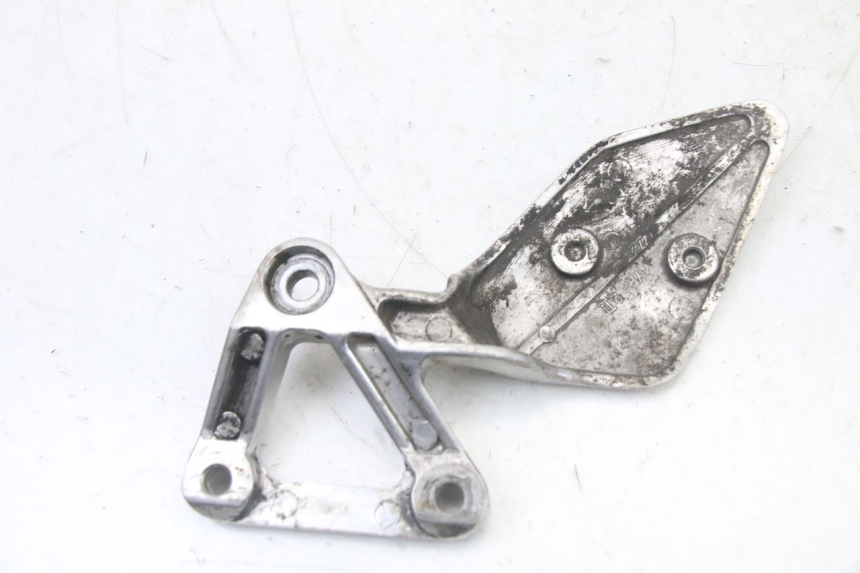 photo de PIASTRA PEDANA ANTERIORE SINISTRA YAMAHA FZS FAZER 600 (2001 - 2003)