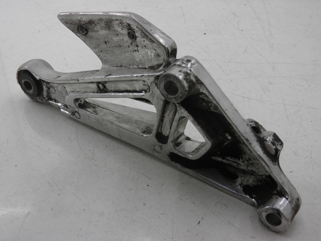 photo de PIASTRA PEDANA ANTERIORE SINISTRA YAMAHA XJS DIVERSION 600 (1997 - 1999)