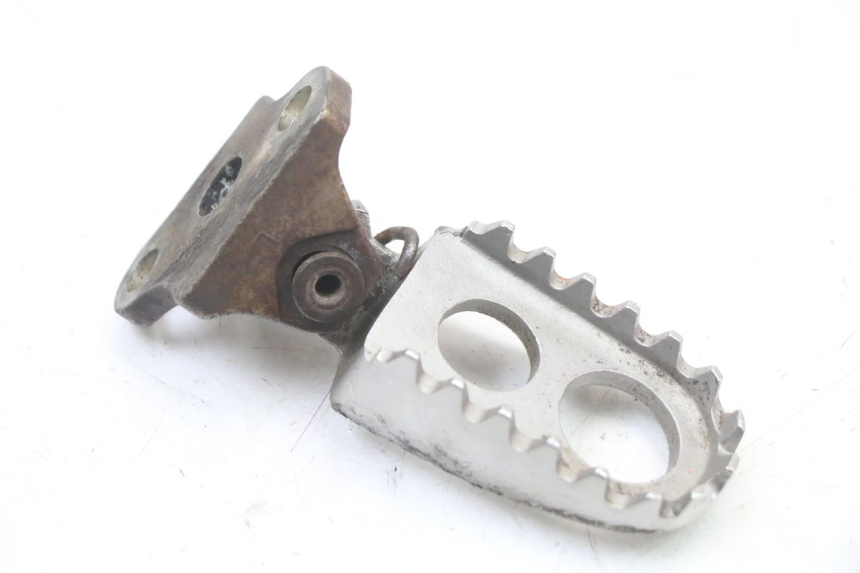 photo de PEDANA ANTERIORE SINISTRA SUPPORTO YAMAHA YZ 125 (2006 - 2016)