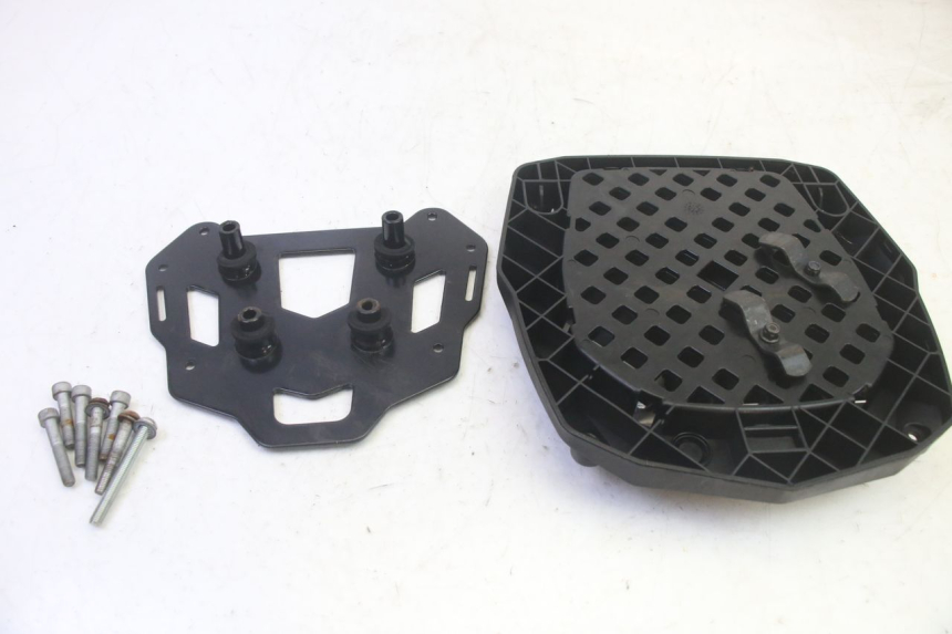 photo de STAFFA ATTACCO PIAGGIO MP3 HPE 350 (2018 - 2020) - Vista d'insieme del prodotto