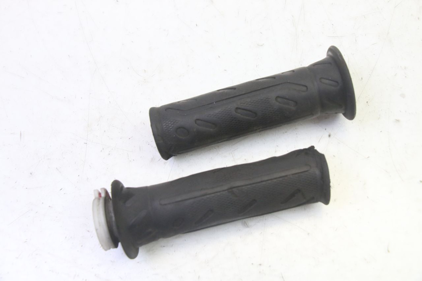 photo de ACCELERATORE KYMCO AGILITY NAKED RENOUVO 2T 50 (2011 - 2018)