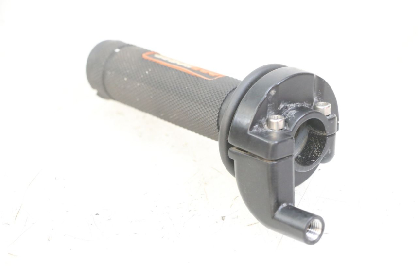 photo de MANOPOLE DELL'ACCELERATORE APOLLO RFZ 125