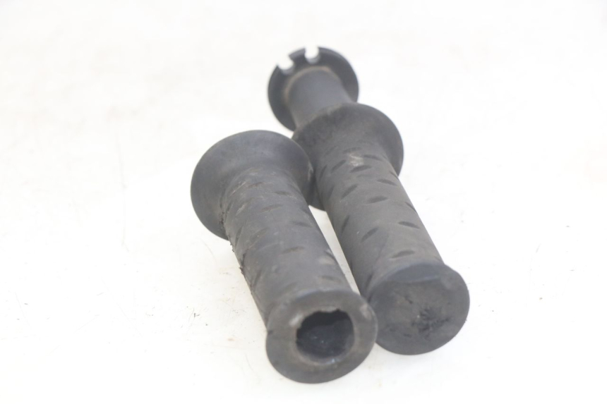 photo de MANOPOLE DELL'ACCELERATORE APRILIA SCARABEO LIGHT 125 (2007 - 2011)