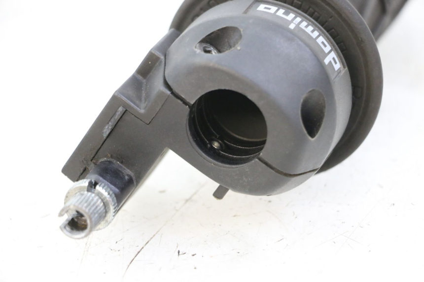 photo de MANOPOLE DELL'ACCELERATORE DERBI SENDA R X-TREME 50 (2006 - 2010)