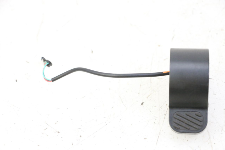 photo de MANIGLIA DELL'ACCELERATORE SEGWAY NINEBOT E2 1