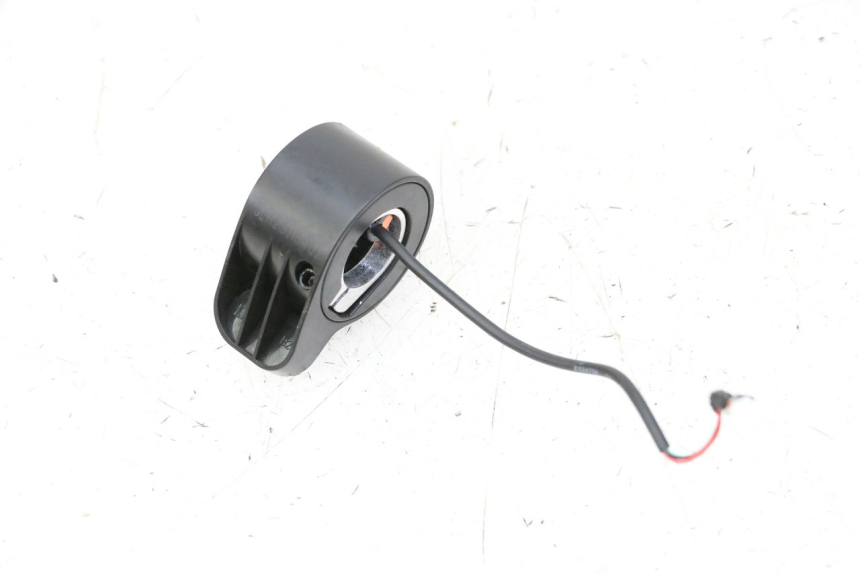 photo de MANIGLIA DELL'ACCELERATORE SEGWAY NINEBOT E2 1