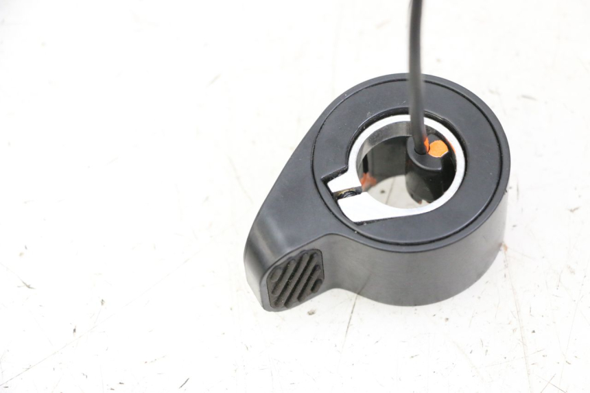 photo de MANIGLIA DELL'ACCELERATORE SEGWAY NINEBOT E2 1