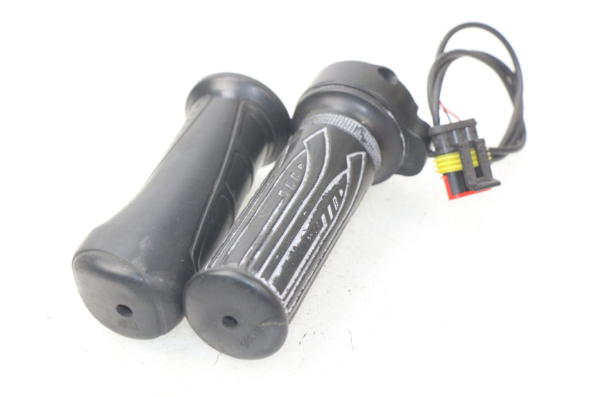 photo de Manopola dell'acceleratore ERIDER CARGO 1 (2009 - 2018)