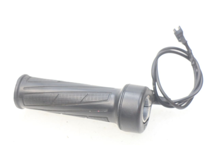 photo de MANOPOLE DELL'ACCELERATORE EUROCKA GREEN 1