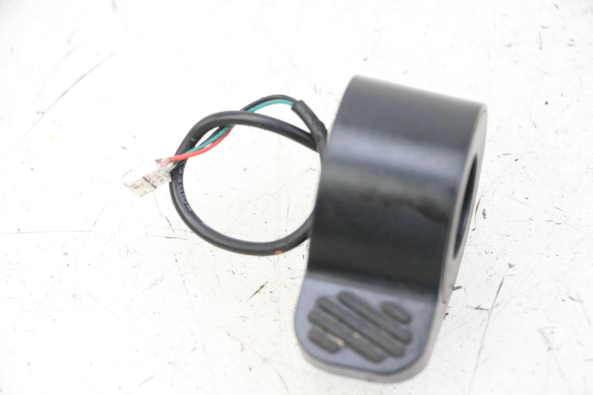 photo de MANIGLIA DELL'ACCELERATORE SEGWAY NINEBOT F40E 1