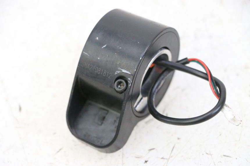 photo de MANIGLIA DELL'ACCELERATORE SEGWAY NINEBOT F40E 1