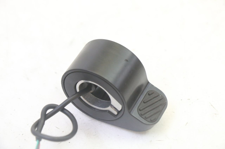 photo de MANIGLIA DELL'ACCELERATORE SEGWAY NINEBOT F65I 1