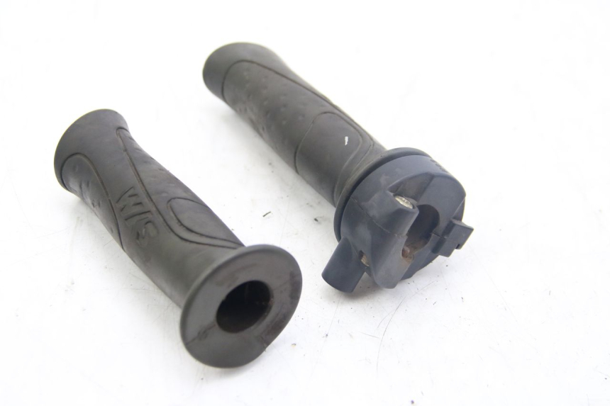 photo de MANOPOLE DELL'ACCELERATORE SYM FIDDLE 2 50 (2008 - 2013)