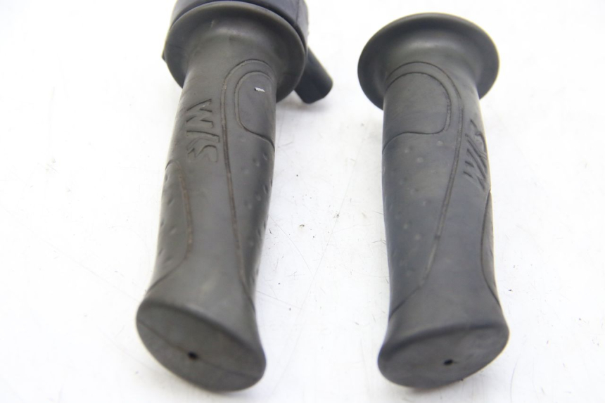 photo de MANOPOLE DELL'ACCELERATORE SYM FIDDLE 2 50 (2008 - 2013)