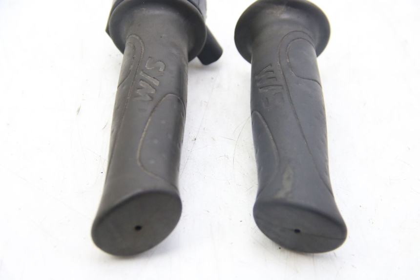 photo de MANOPOLE DELL'ACCELERATORE SYM FIDDLE 2 50 (2008 - 2013)