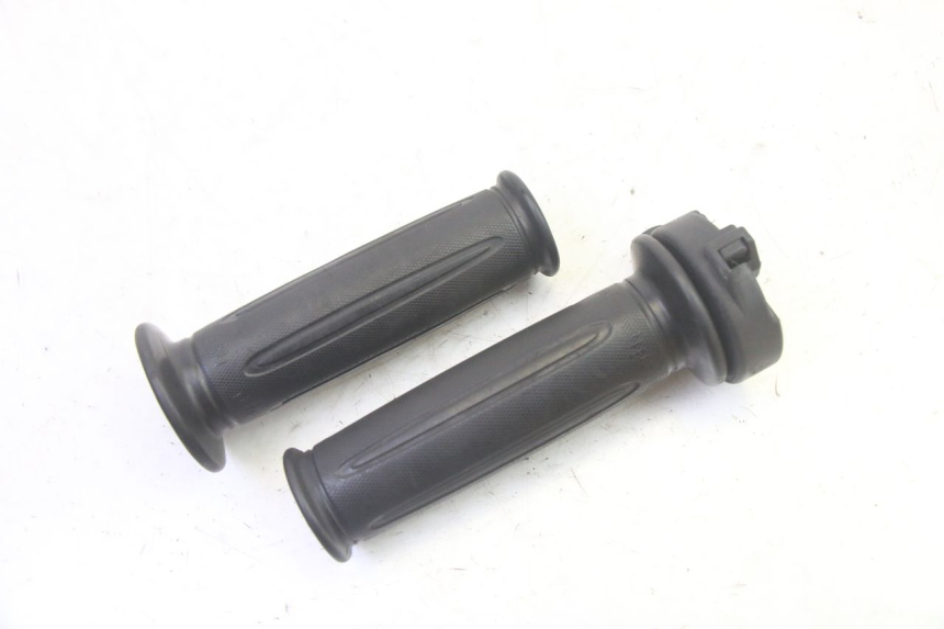 photo de MANOPOLE DELL'ACCELERATORE SYM FIDDLE 3 III 125 (2014 - 2020) - Altra angolazione