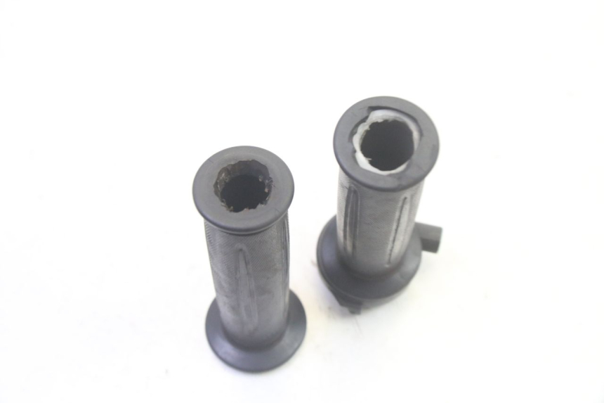 photo de MANOPOLE DELL'ACCELERATORE SYM FIDDLE 3 III 125 (2014 - 2020) - Primo piano tecnico